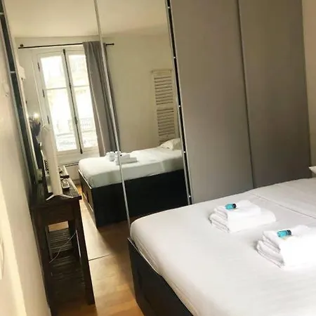Cocooning Near The Eiffel Tower